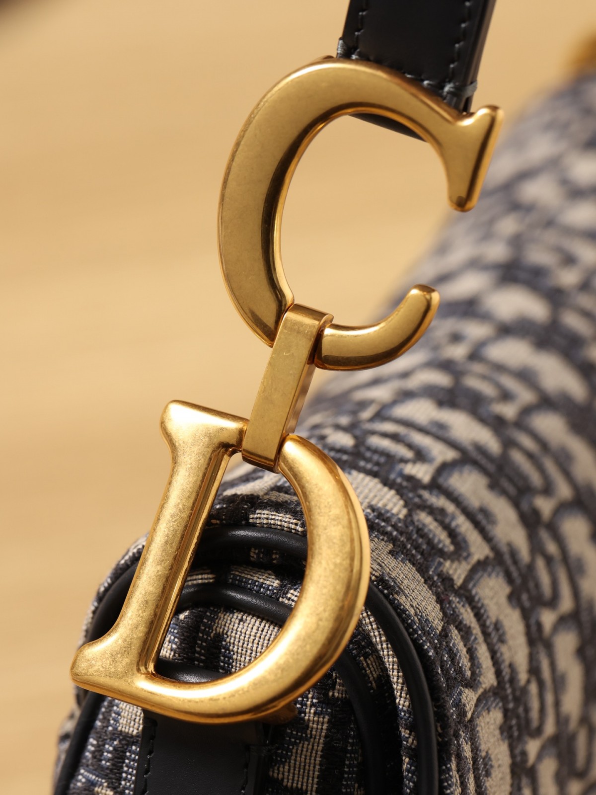 How good quality is a Shebag Dior Saddle bag and Montaigne 30 bag? (2023 Week 42)-Paras laatu väärennetty Louis Vuitton laukku verkkokauppa, replika suunnittelija laukku ru