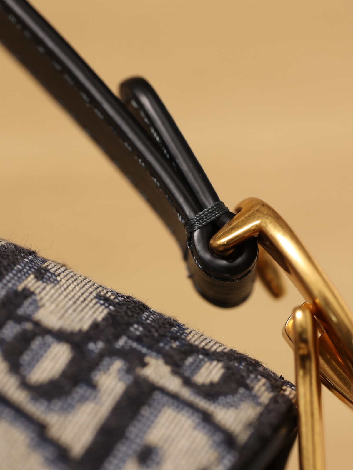 How good quality is a Shebag Dior Saddle bag and Montaigne 30 bag? (2023 Week 42)-Negoziu in linea di borse Louis Vuitton falsi di migliore qualità, borsa di design di replica ru