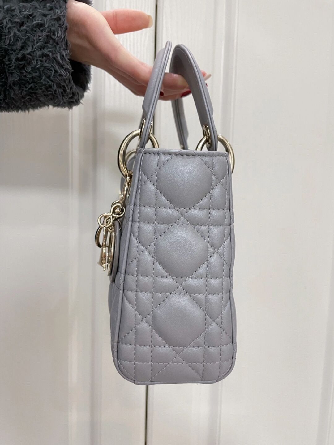 How good quality is a Shebag Lady Dior bag? (2023 Week 42)-Negozio in linea della borsa falsa di Louis Vuitton di migliore qualità, borsa del progettista della replica ru