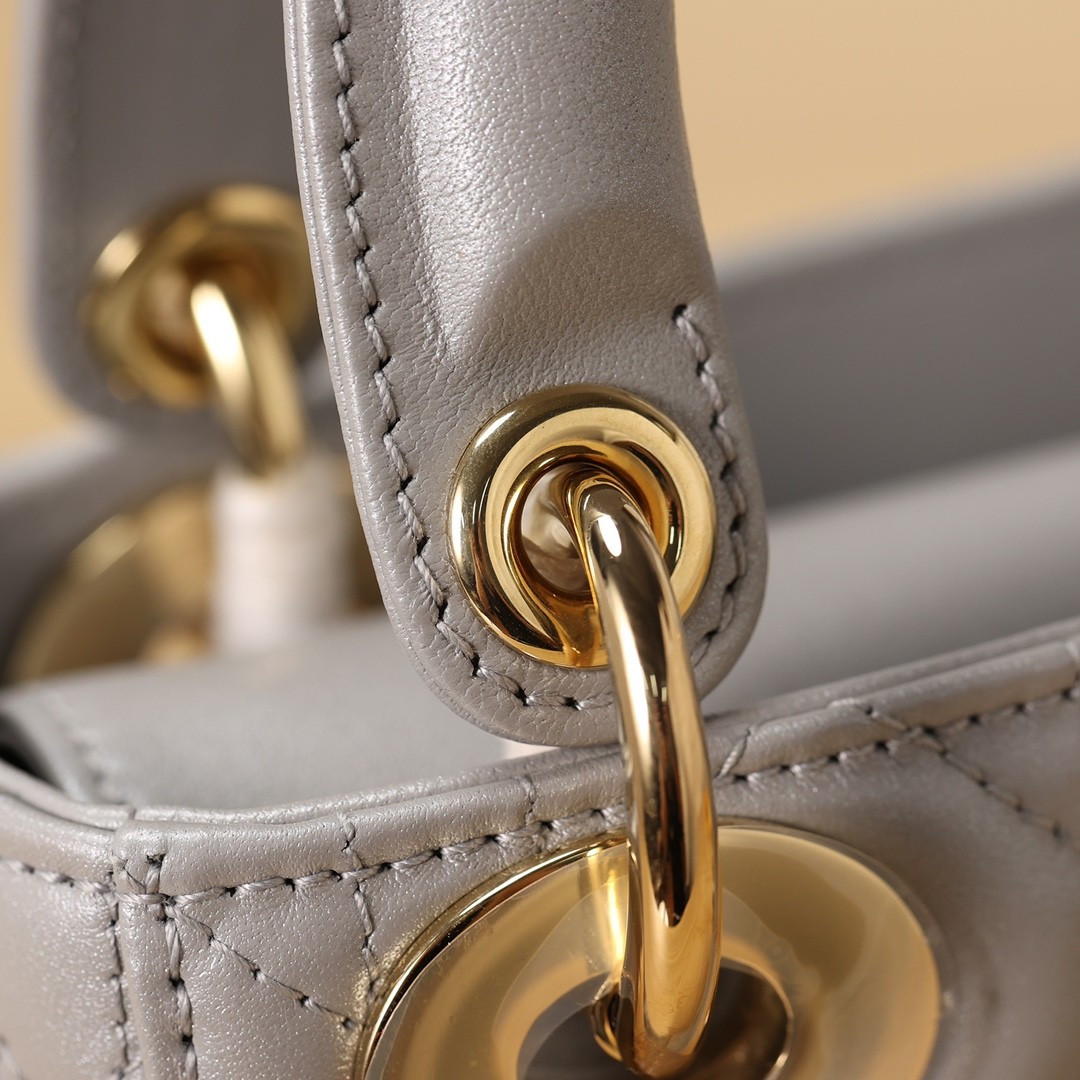How good quality is a Shebag Lady Dior bag? (2023 Week 42)-בעסטער קוואַליטעט שווינדל לוי ווויטטאָן באַג אָנליין קראָם, רעפּליקע דיזיינער זעקל רו
