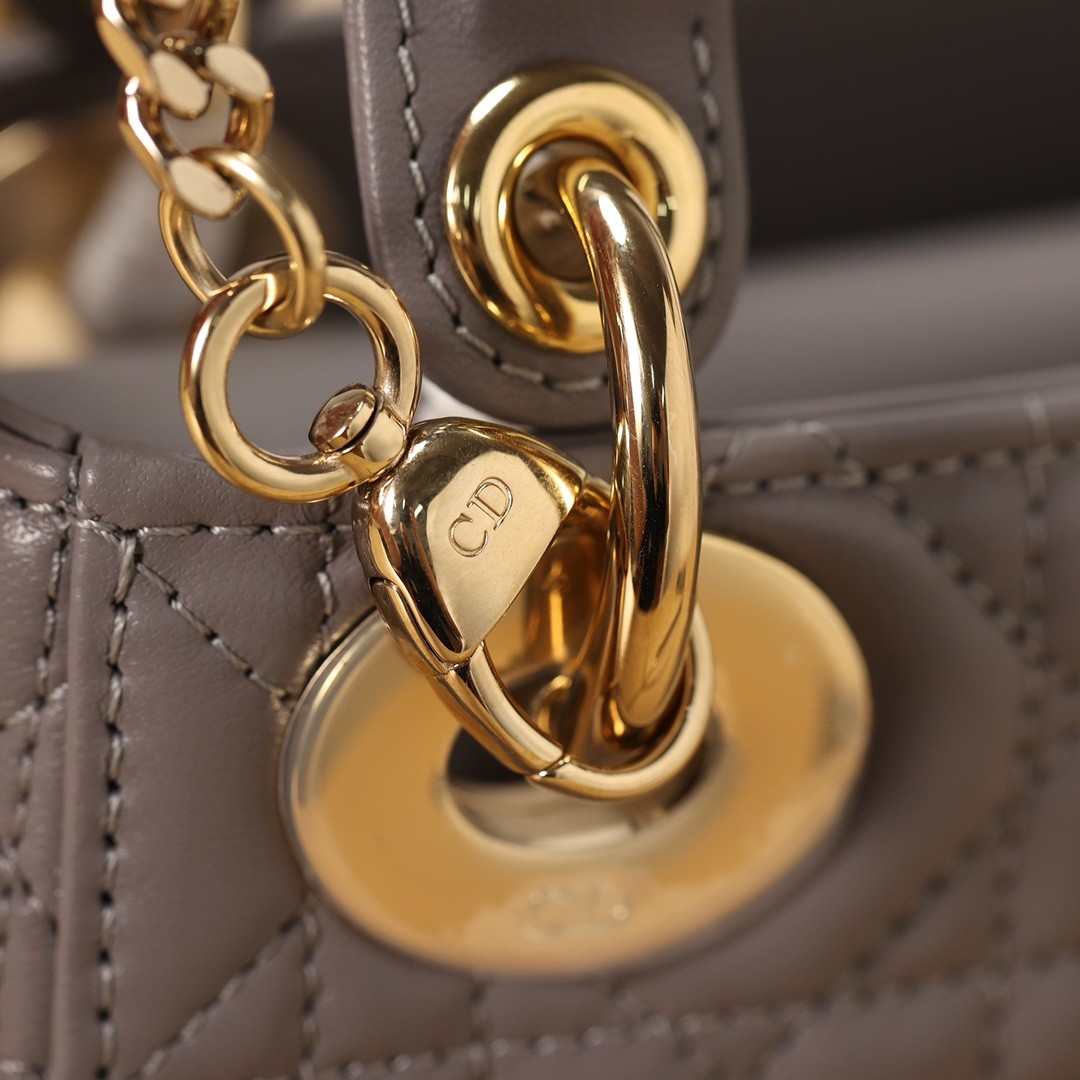 How good quality is a Shebag Lady Dior bag? (2023 Week 42)-ຄຸນະພາບທີ່ດີທີ່ສຸດ Fake Louis Vuitton Bag Online Store, Replica designer bag ru