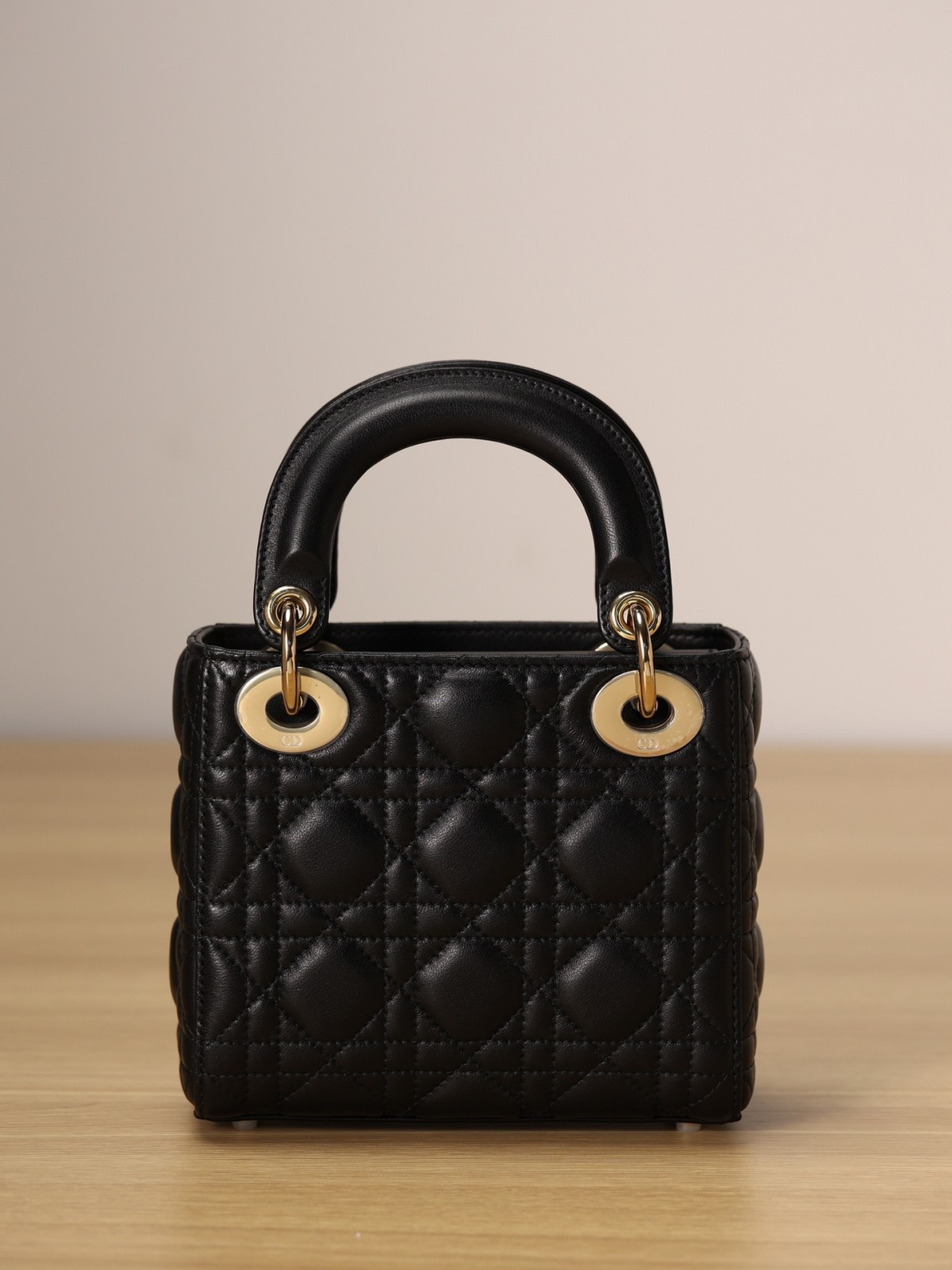 How good quality is a Shebag Lady Dior bag? (2023 Week 42)-Best Quality Fake Louis Vuitton Bag Online Store, Replica designer bag ru