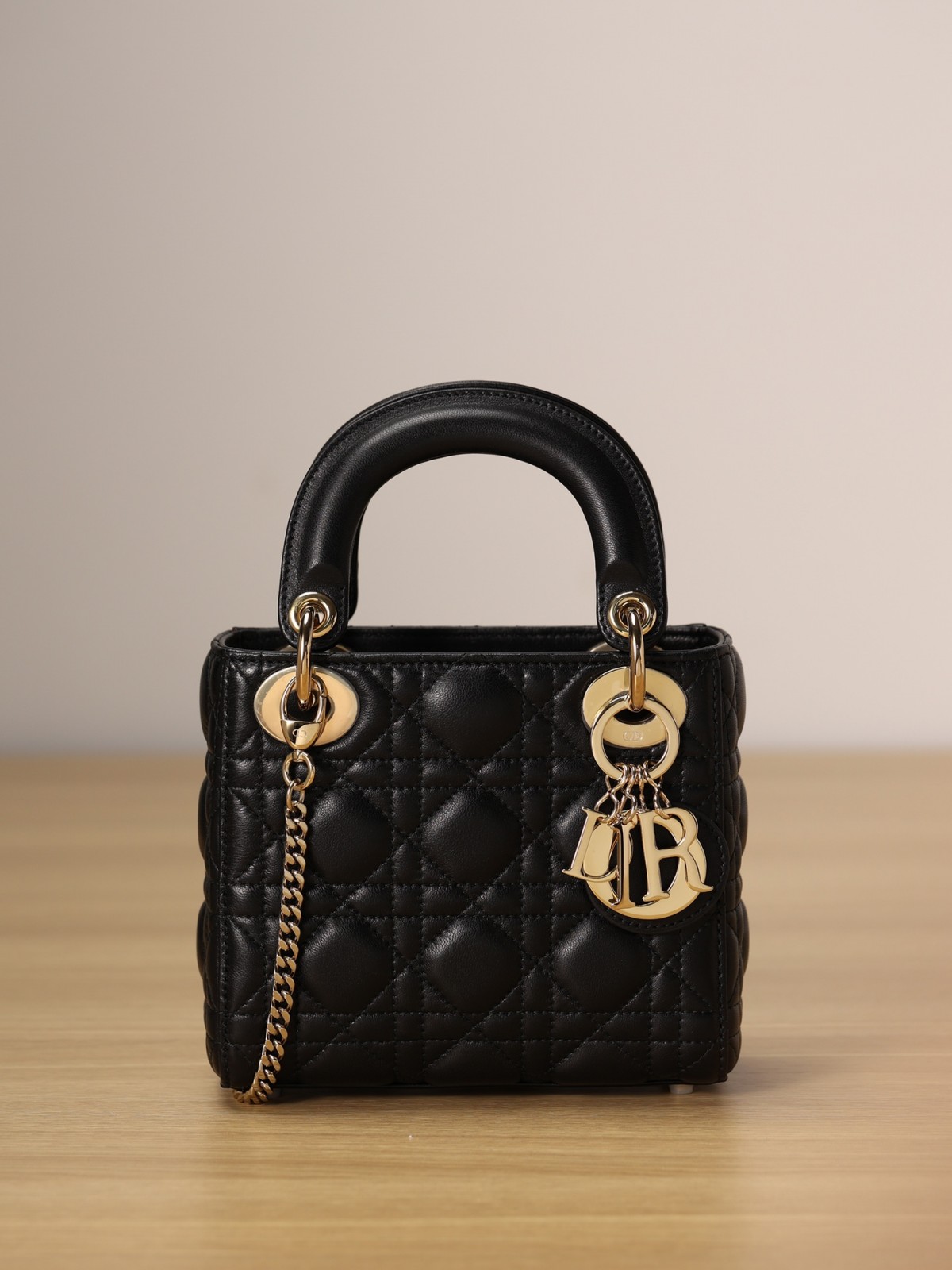 How good quality is a Shebag Lady Dior bag? (2023 Week 42)-Best Quality Fake Louis Vuitton Bag Online Store ، حقيبة مصمم طبق الأصل ru