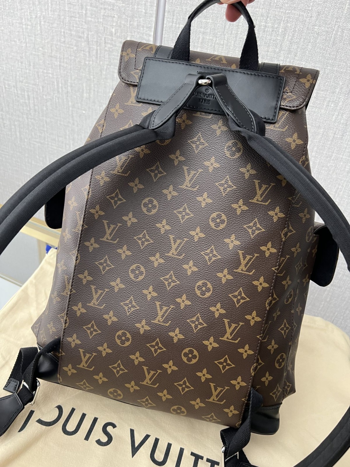 The Louis Vuitton Christopher Backpack: A Remarkable Replication by Shebag Company (2023 Week 43)-മികച്ച ഗുണനിലവാരമുള്ള വ്യാജ ലൂയിസ് വിറ്റൺ ബാഗ് ഓൺലൈൻ സ്റ്റോർ, റെപ്ലിക്ക ഡിസൈനർ ബാഗ് ru