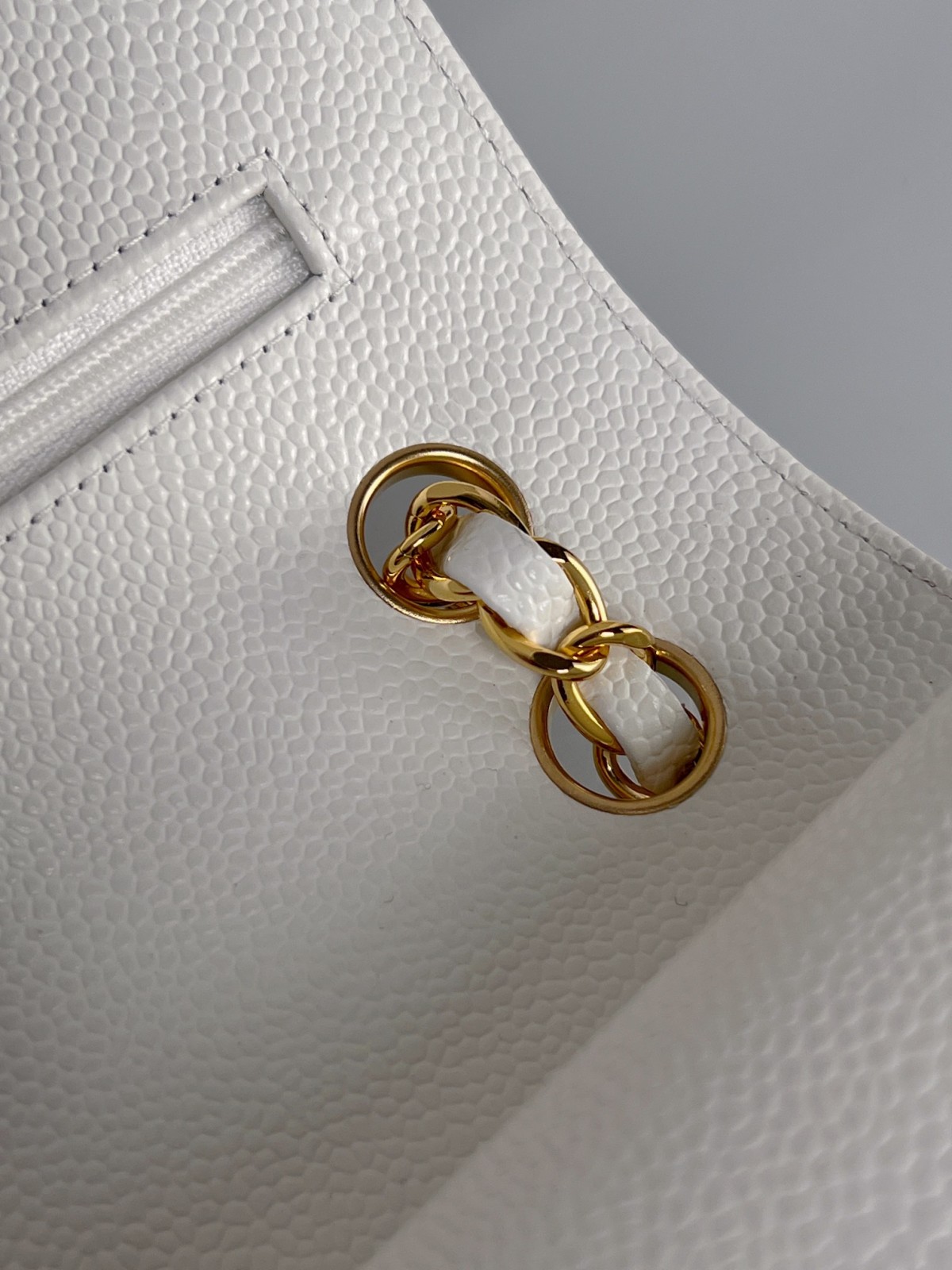 How good quality is a Shebag White Chanel Classic flap bag with gold and caviar leather（2023 Week 43）-بہترین معیار کا جعلی لوئس ووٹن بیگ آن لائن اسٹور، ریپلیکا ڈیزائنر بیگ آر یو