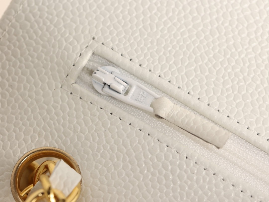 How good quality is a Shebag White Chanel Classic flap bag with gold and caviar leather（2023 Week 43）-Magazin online de geanți Louis Vuitton fals de cea mai bună calitate, geantă de designer replica ru