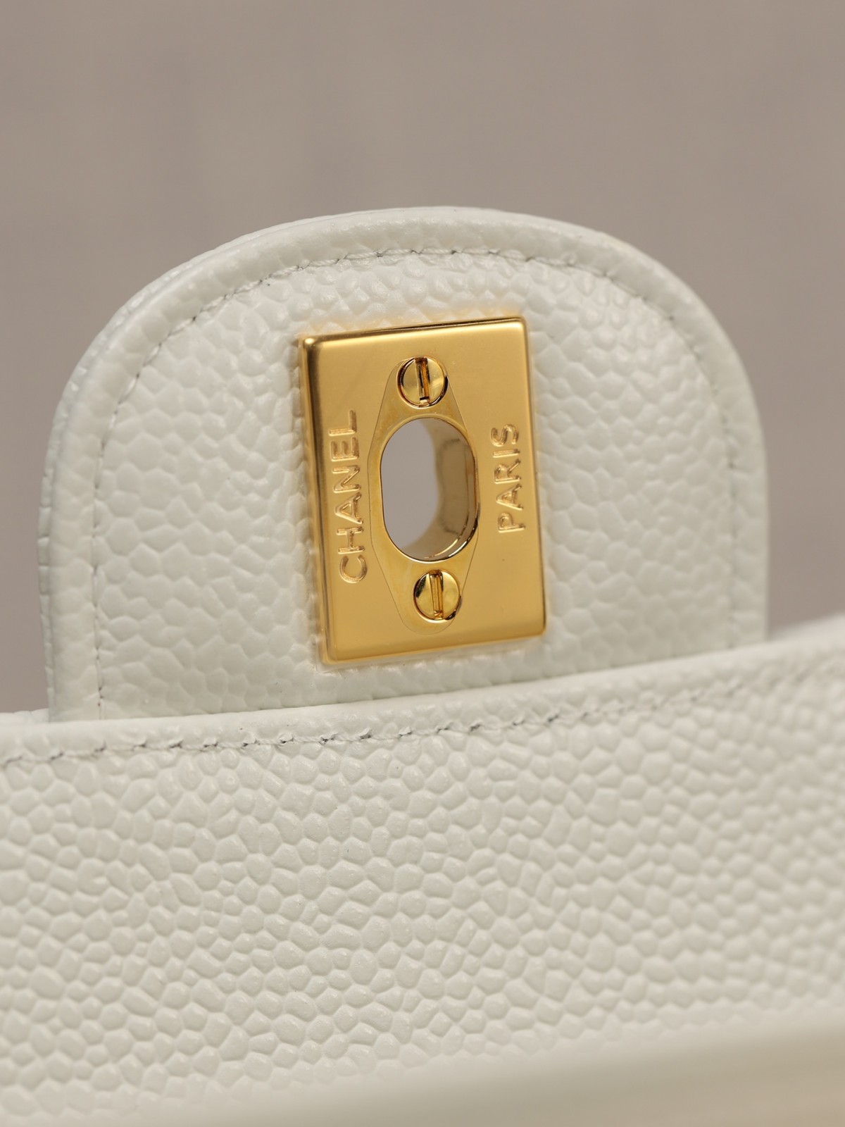 How good quality is a Shebag White Chanel Classic flap bag with gold and caviar leather（2023 Week 43）-Online obchod s falošnou taškou Louis Vuitton najvyššej kvality, replika značkovej tašky ru