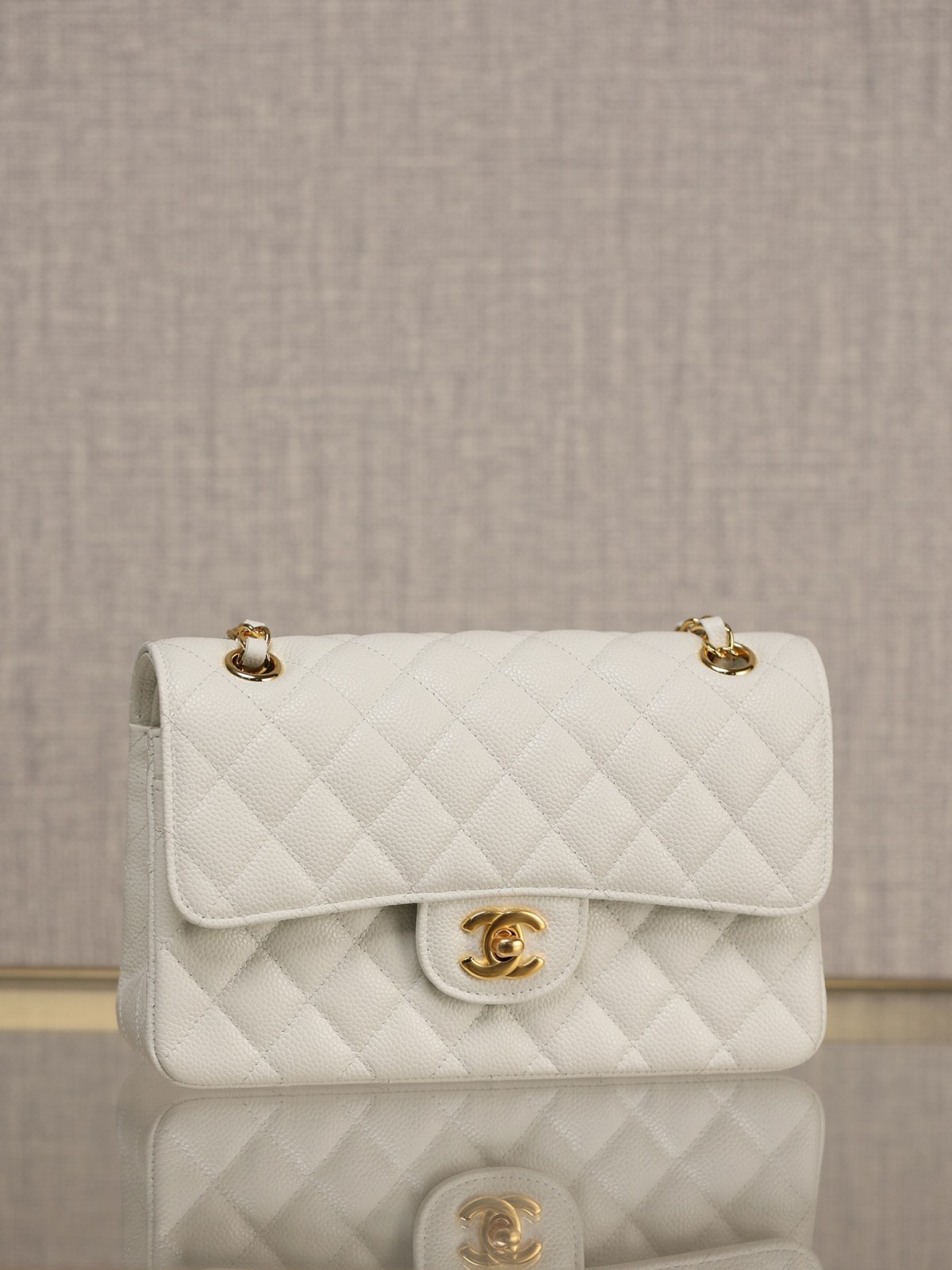 How good quality is a Shebag White Chanel Classic flap bag with gold and caviar leather（2023 Week 43）-Negoziu in linea di borse Louis Vuitton falsi di migliore qualità, borsa di design di replica ru