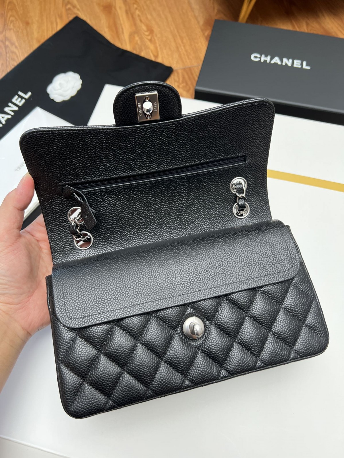 How good quality is a Shebag Chanel CF small 23cm bag? (2023 updated)-Botiga en línia de bosses falses de Louis Vuitton de millor qualitat, rèplica de bosses de disseny ru
