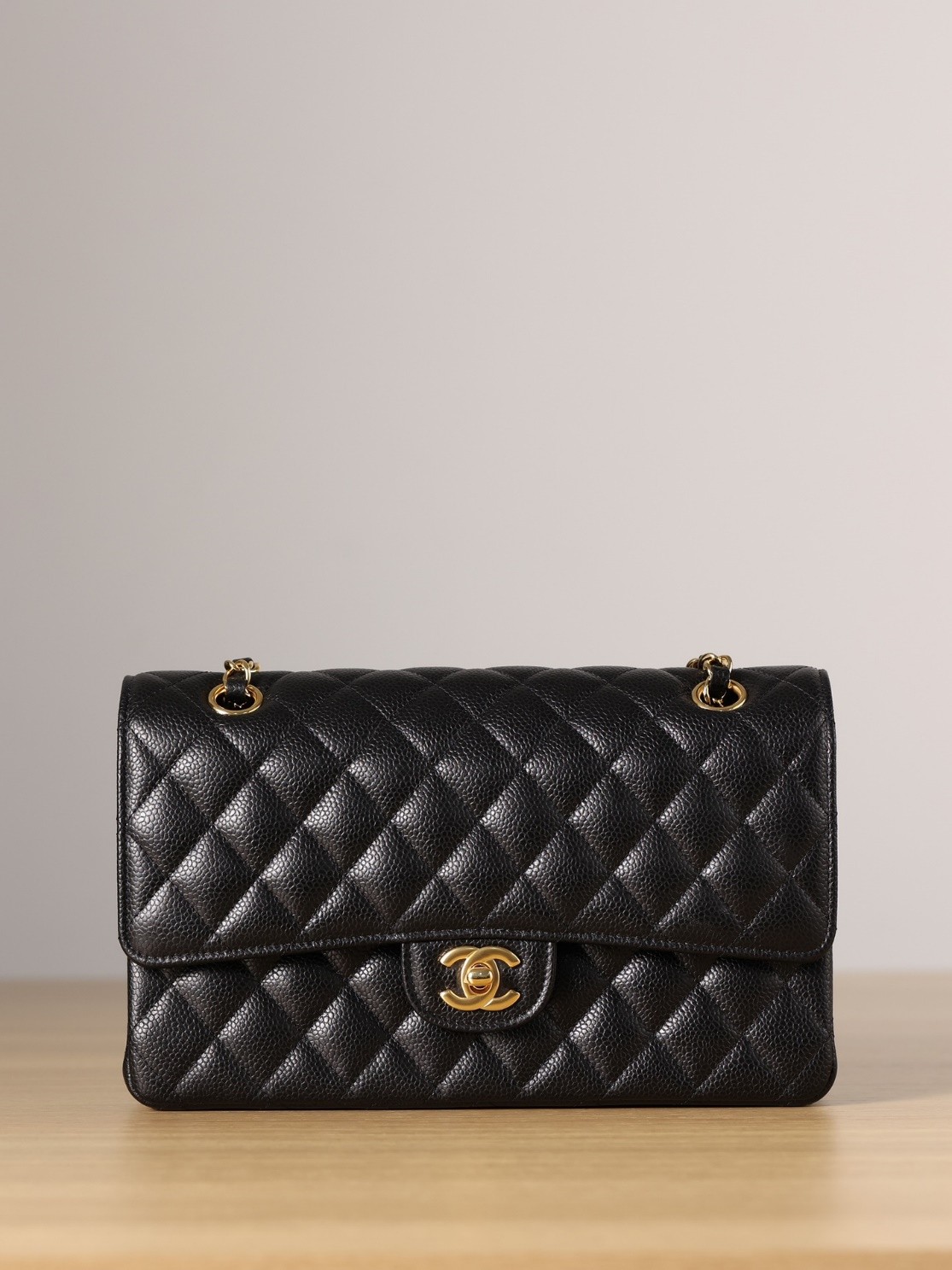 Chip Updated！Shebag Chanel medium (25cm) Classic Flap bag with gold hardware (2023 Week 43)-Best Quality Fake Louis Vuitton сумка онлайн дүкөнү, Replica дизайнер сумка ru