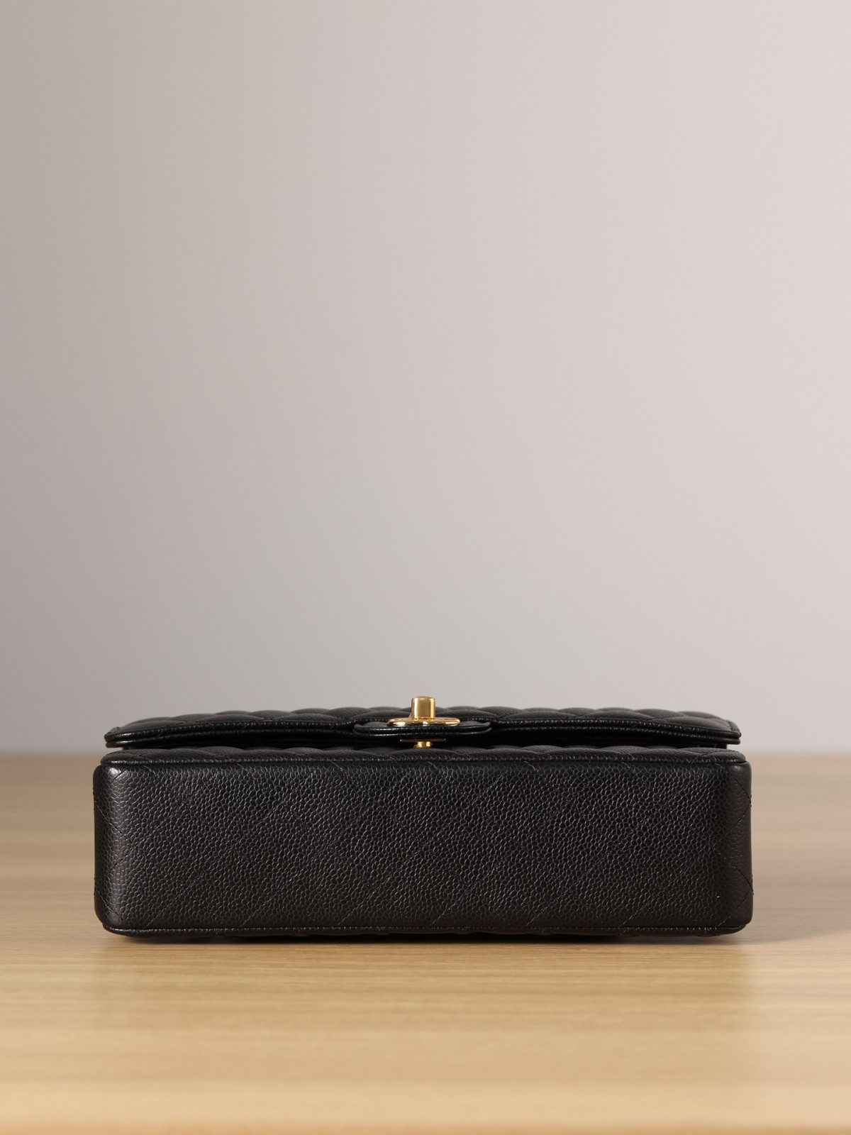 Chip Updated！Shebag Chanel medium (25cm) Classic Flap bag with gold hardware (2023 Week 43)-Bescht Qualitéit Fake Louis Vuitton Bag Online Store, Replica Designer Bag ru
