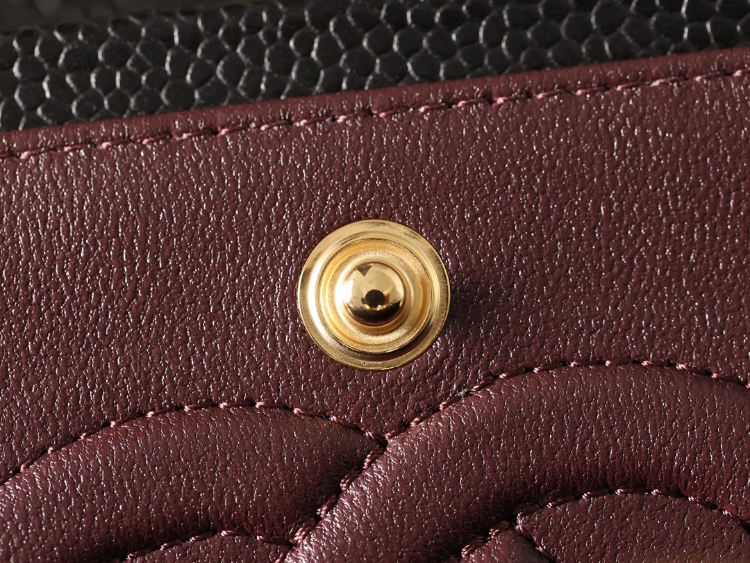 Chip Updated！Shebag Chanel medium (25cm) Classic Flap bag with gold hardware (2023 Week 43)-Bescht Qualitéit Fake Louis Vuitton Bag Online Store, Replica Designer Bag ru