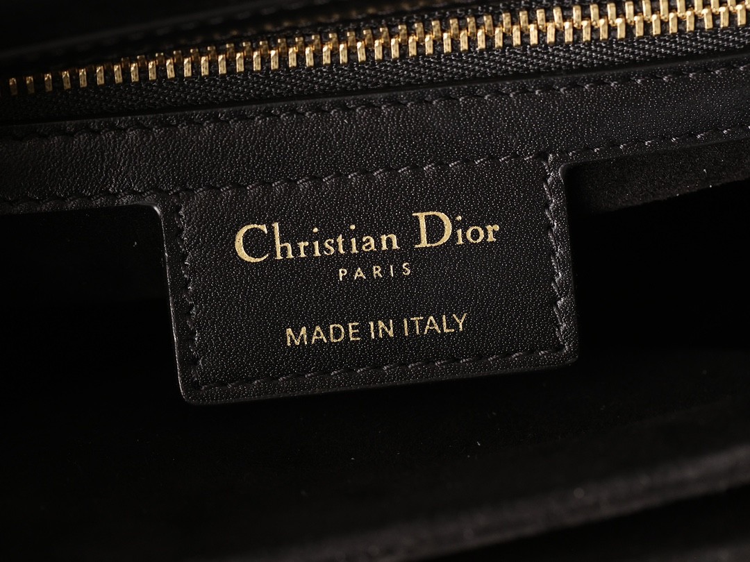 How good quality is a Shebag replica Dior 30 Montaigne Avenue bag? (2023 updated)-Tayada ugu Fiican ee Louis Vuitton Boorsada Online Store, Bac naqshadeeye nuqul ah