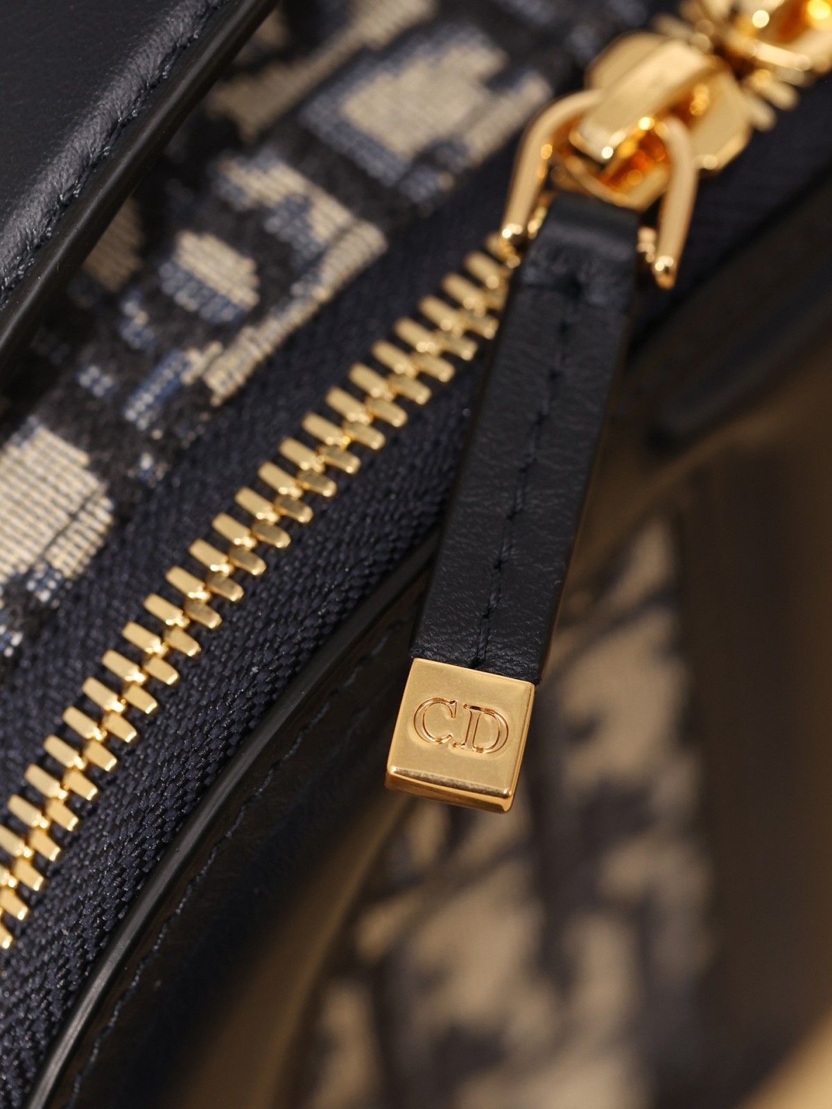 How good quality is a Shebag replica Dior CD Signature bag? (2023 updated)-Beste kwaliteit nep Louis Vuitton tas online winkel, replica designer tas ru
