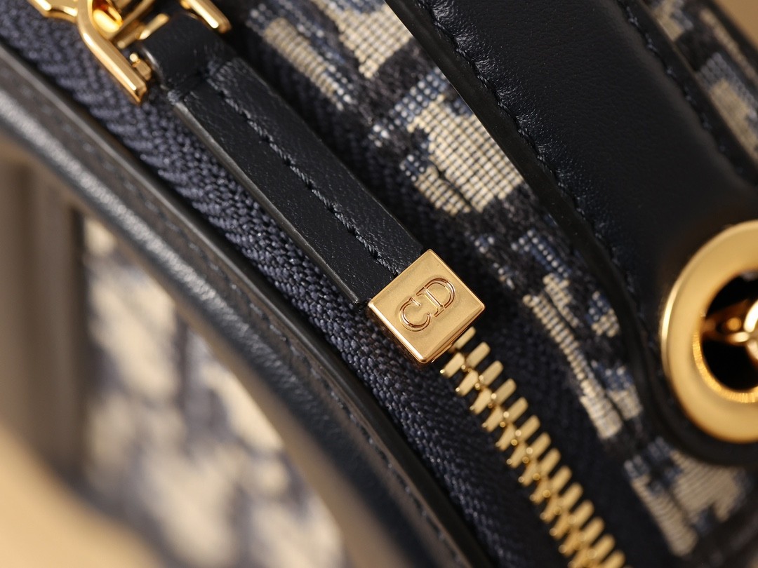 How good quality is a Shebag replica Dior CD Signature bag? (2023 updated)-Botiga en línia de bosses falses de Louis Vuitton de millor qualitat, rèplica de bosses de disseny ru