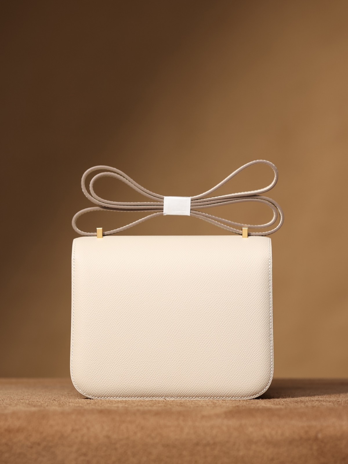 How good quality is a Shebag handmade replica Hermes White Constance 19 bag? (2023 updated)-בעסטער קוואַליטעט שווינדל לוי ווויטטאָן באַג אָנליין קראָם, רעפּליקע דיזיינער זעקל רו