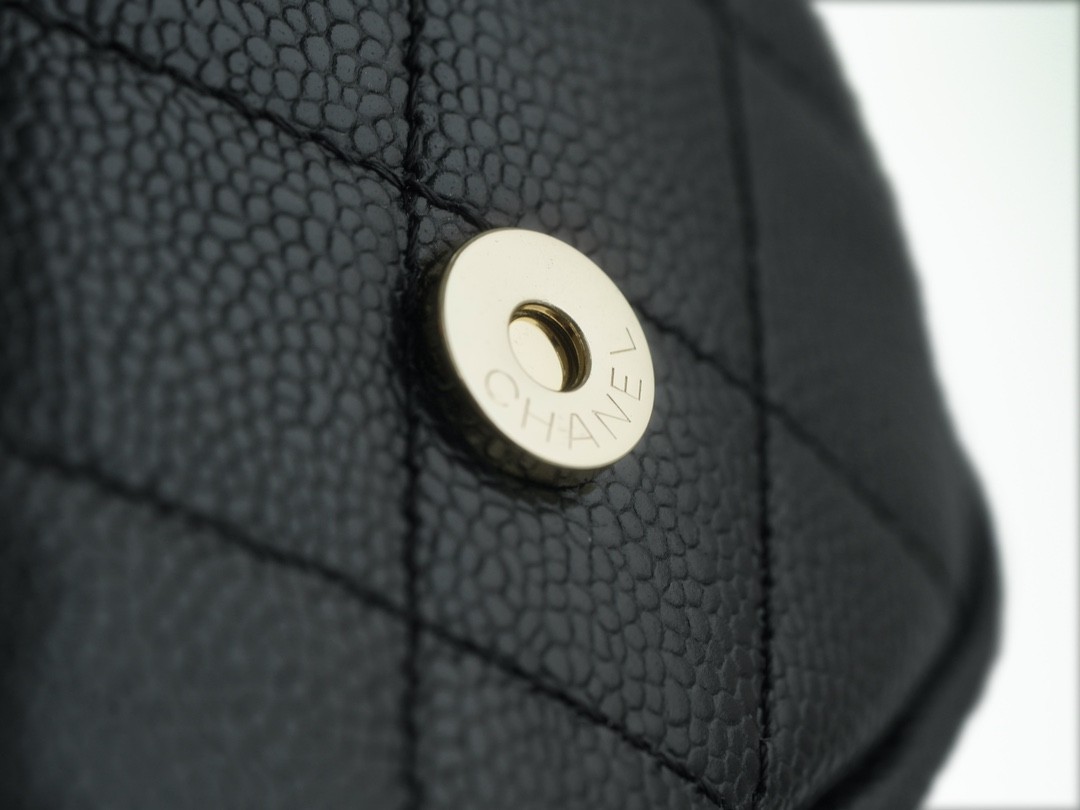 How good quality is a Shebag Chanel Duma backpack 23P France HAAS leather black caviar bag?(2023 Week 43)-Umgangatho ogqwesileyo woMgangatho weFake weLouis Vuitton kwiVenkile ye-Intanethi, ibhegi yomyili weReplica ru