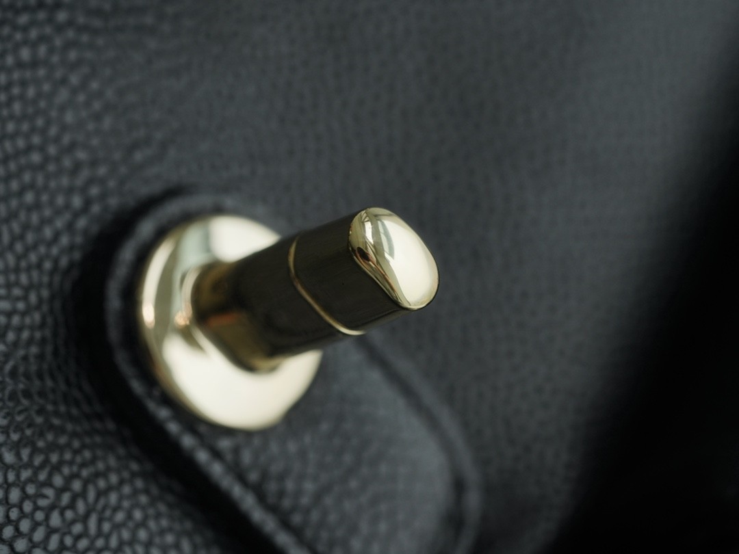 How good quality is a Shebag Chanel Duma backpack 23P France HAAS leather black caviar bag?(2023 Week 43)-Botiga en línia de bosses falses de Louis Vuitton de millor qualitat, rèplica de bosses de disseny ru