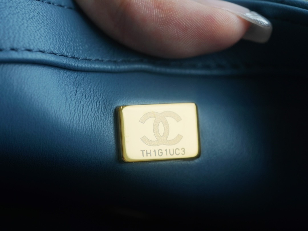 How good quality is a Shebag replica Chanel Classic flap with golden ball 23K bag Blue (2023 updated)-Nejkvalitnější falešná taška Louis Vuitton Online Store, Replica designer bag ru