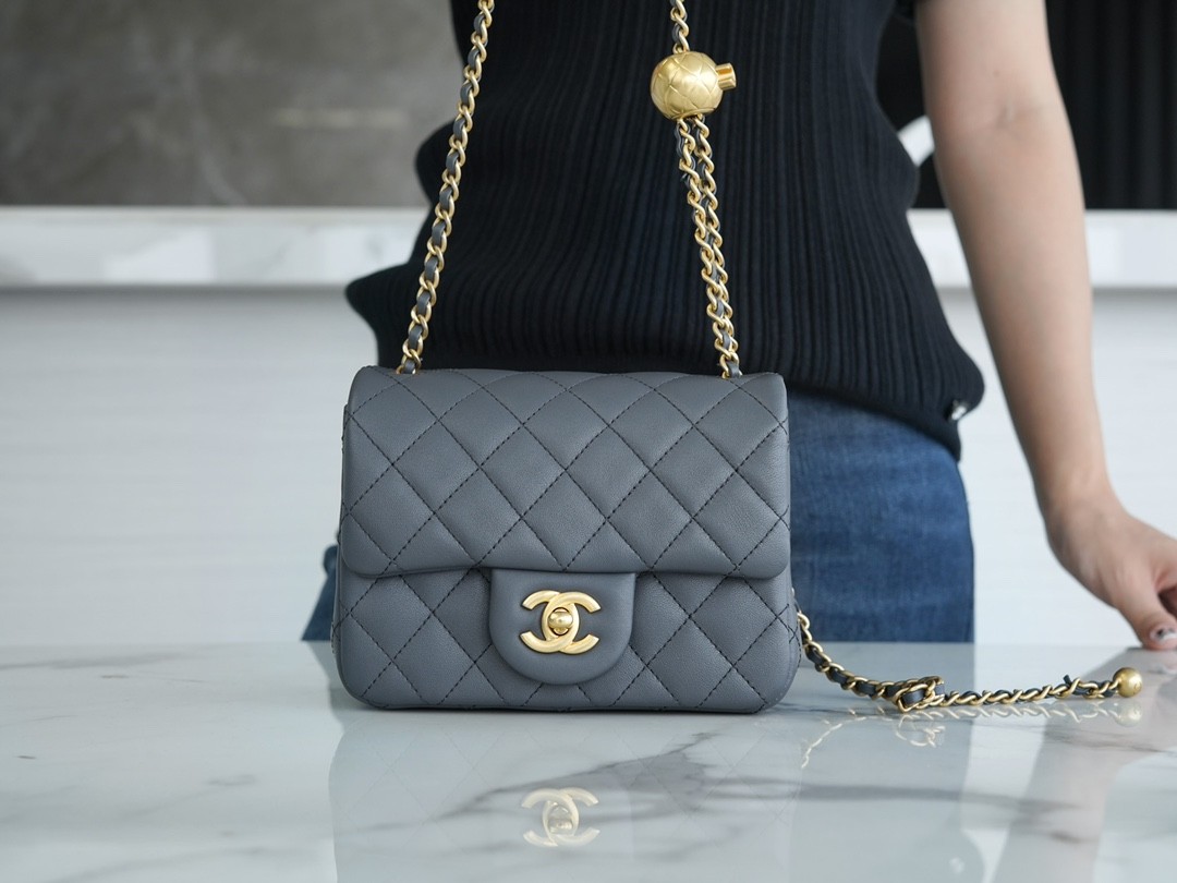 How good quality is a Shebag replica Chanel Classic flap with golden ball 23K bag Dark grey? (2023 updated)-Tayada ugu Fiican ee Louis Vuitton Boorsada Online Store, Bac naqshadeeye nuqul ah