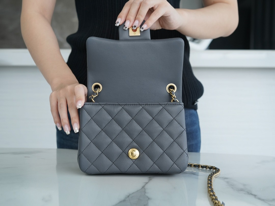 How good quality is a Shebag replica Chanel Classic flap with golden ball 23K bag Dark grey? (2023 updated)-उत्तम गुणवत्ता नकली लुई Vuitton बैग ऑनलाइन स्टोर, प्रतिकृति डिजाइनर बैग ru