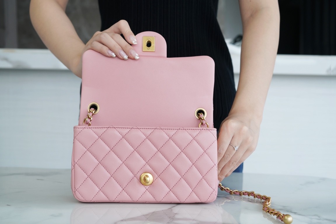 How good quality is a Shebag replica Chanel Classic flap with golden ball 23K bag Pink (2023 updated)-Best Quality Fake designer Bag Review, Replica designer bag ru