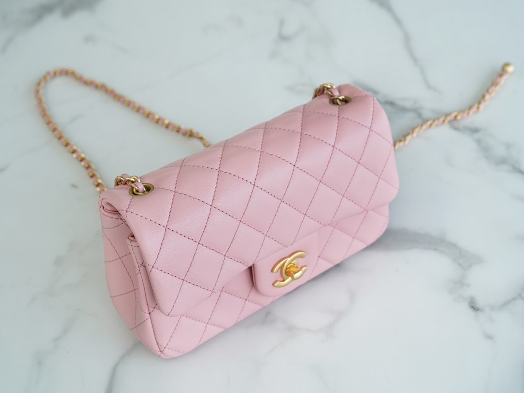How good quality is a Shebag replica Chanel Classic flap with golden ball 23K bag Pink (2023 updated)-Ti o dara ju Didara iro Louis Vuitton apo Online itaja, Ajọra onise apo ru
