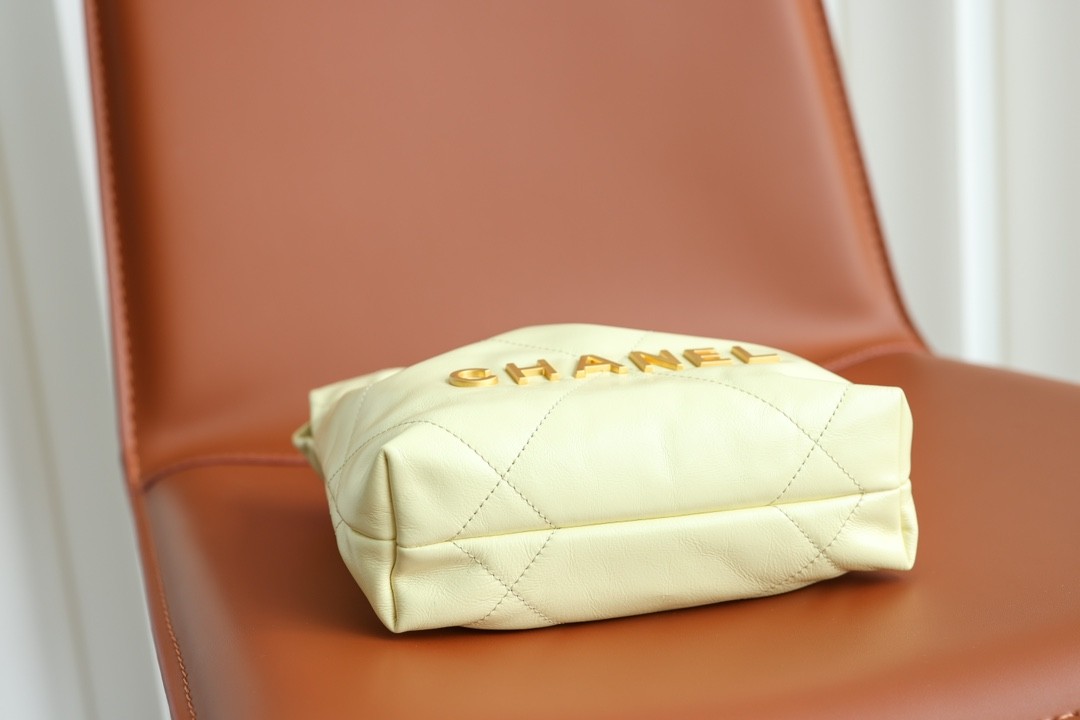 Shebag heard yellow Chanel 22 mini bag is out of stock at boutique, we replicated it! (2023 updated)-ʻOi aku ka maikaʻi o ka ʻeke Louis Vuitton ʻeke hoʻopunipuni ma ka hale kūʻai pūnaewele, ʻeke hoʻolālā kope ru