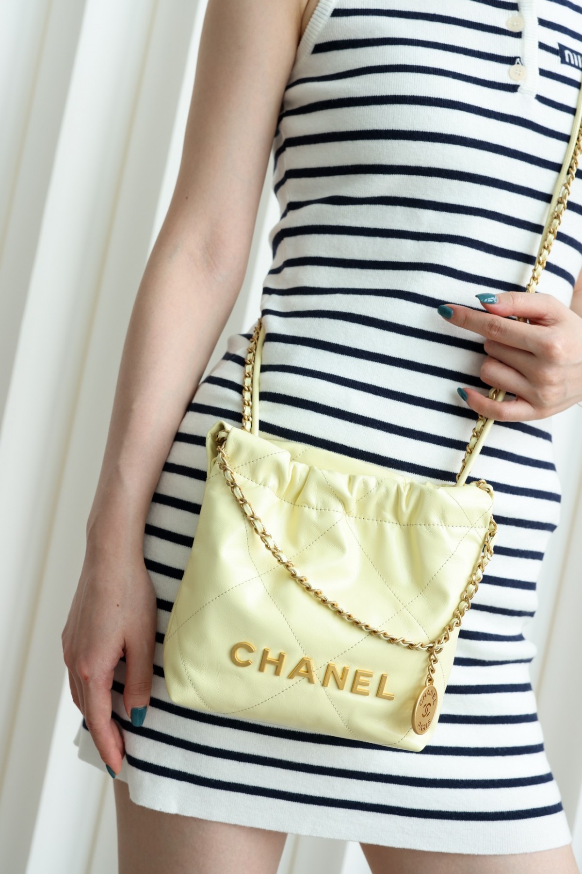 Shebag heard yellow Chanel 22 mini bag is out of stock at boutique, we replicated it! (2023 updated)-Best Quality Fake Louis Vuitton Bag Online Store, Replica designer bag ru