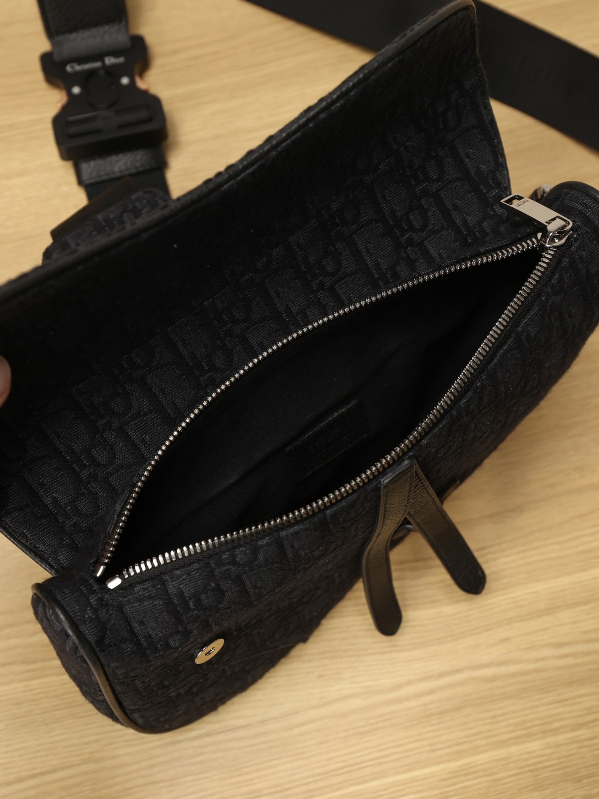 How good quality is a Shebag replica Dior saddle bag of black Monogram for men? (2023 Updated)-Meilleure qualité de faux sac Louis Vuitton en ligne, réplique de sac de créateur ru