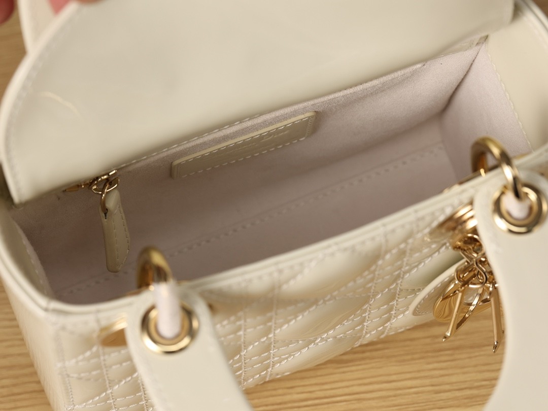 New Shebag replica——Paint leather Mini Lady Dior（2023 Week 50）-Tienda en línea de bolsos Louis Vuitton falsos de la mejor calidad, réplica de bolsos de diseño ru