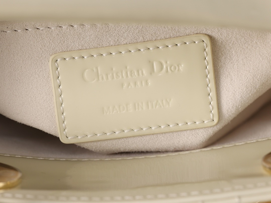 New Shebag replica——Paint leather Mini Lady Dior（2023 Week 50）-Tienda en línea de bolsos Louis Vuitton falsos de la mejor calidad, réplica de bolsos de diseño ru