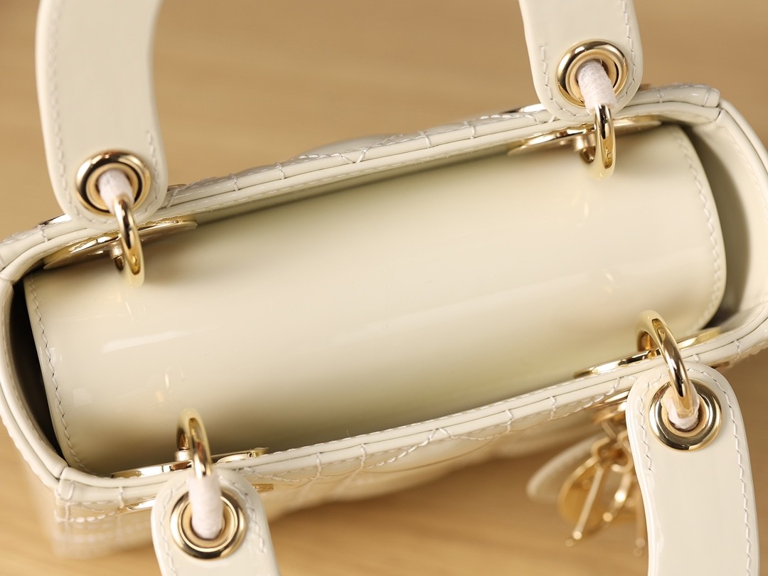 New Shebag replica——Paint leather Mini Lady Dior（2023 Week 50）-Magazin online de geanți Louis Vuitton fals de cea mai bună calitate, geantă de designer replica ru