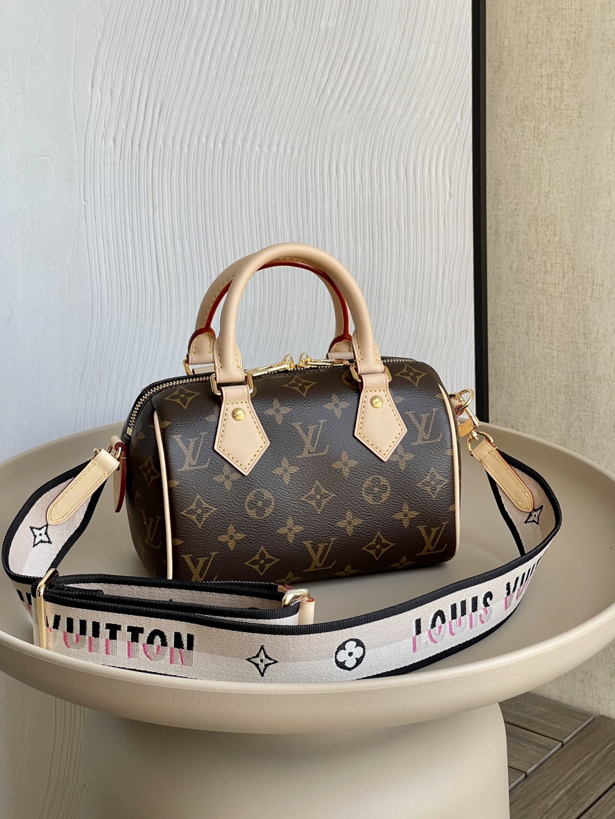 Video: Shebag best seller of Louis Vuitton bags in 2023 (2023 Week 50)-ហាងអនឡាញកាបូប Louis Vuitton ក្លែងក្លាយដែលមានគុណភាពល្អបំផុត កាបូបអ្នករចនាម៉ូដចម្លង ru