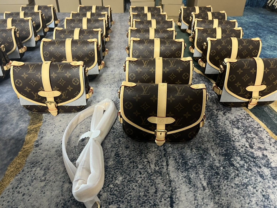 A Glance of Shebag warehouse, new SAUMUR BB bags coming！（2024 Week 1）-Magazin online de geanți Louis Vuitton fals de cea mai bună calitate, geantă de designer replica ru