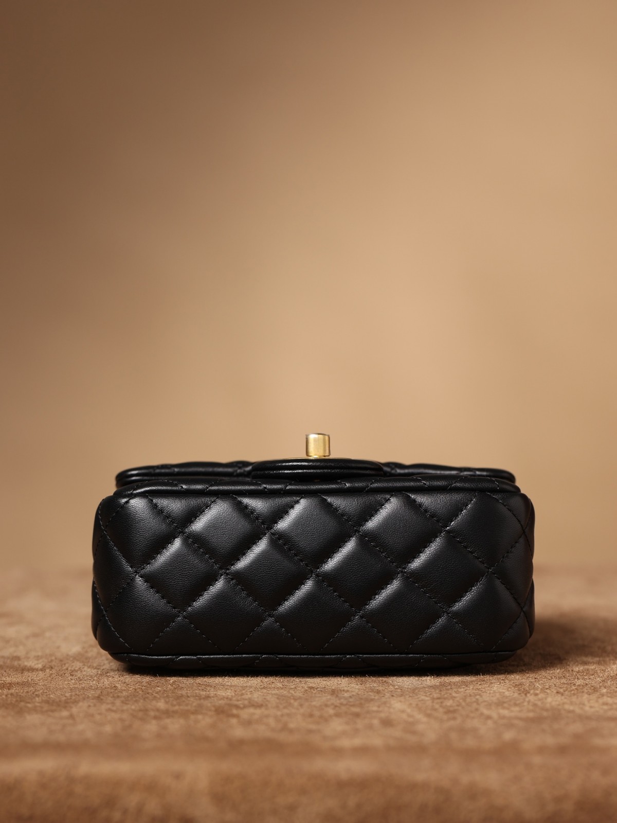 Shebag is serious to the Mini Classic flap bag with gold ball this time！（2024 Week 3）-Dyqani në internet i çantave të rreme Louis Vuitton me cilësi më të mirë, çanta modeli kopje ru