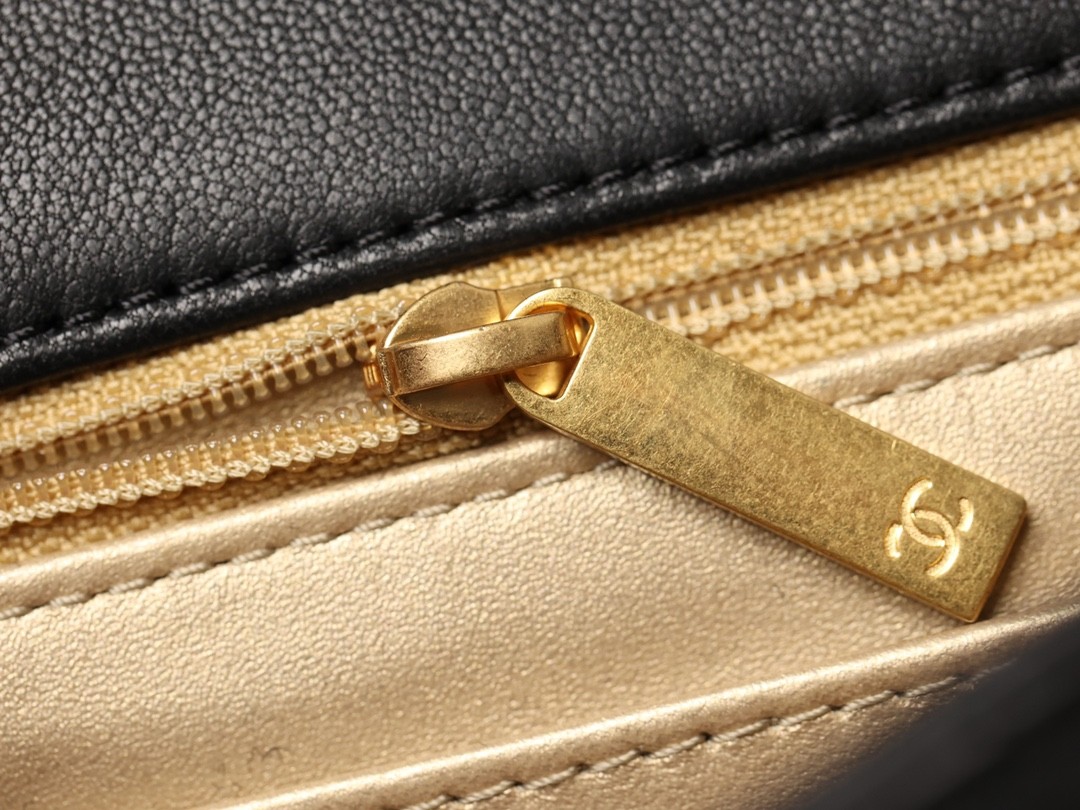 Shebag is serious to the Mini Classic flap bag with gold ball this time！（2024 Week 3）-Legjobb minőségű hamis Louis Vuitton táska online áruház, replika designer táska ru