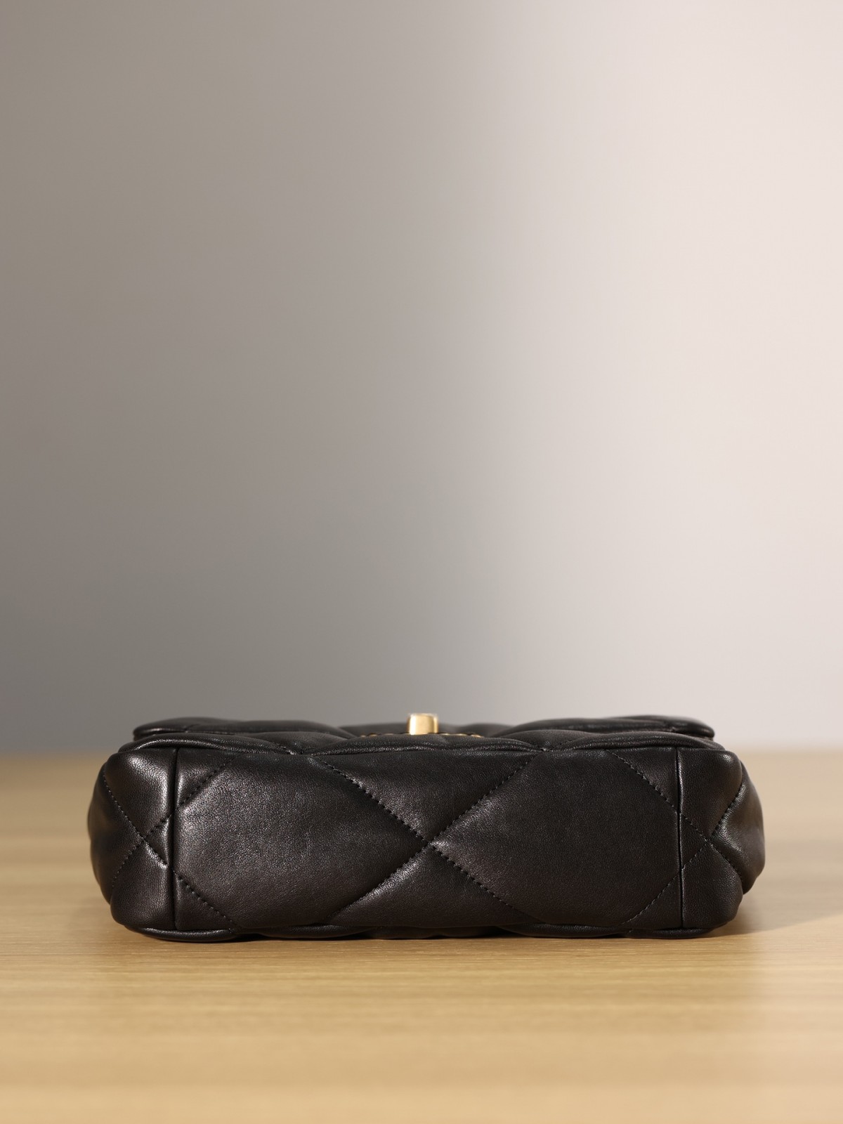 How good quality is a Shebag Chanel 19 bag? (2024 Week 3)-Najlepsza jakość fałszywych torebek Louis Vuitton Sklep internetowy, projektant repliki torebki ru