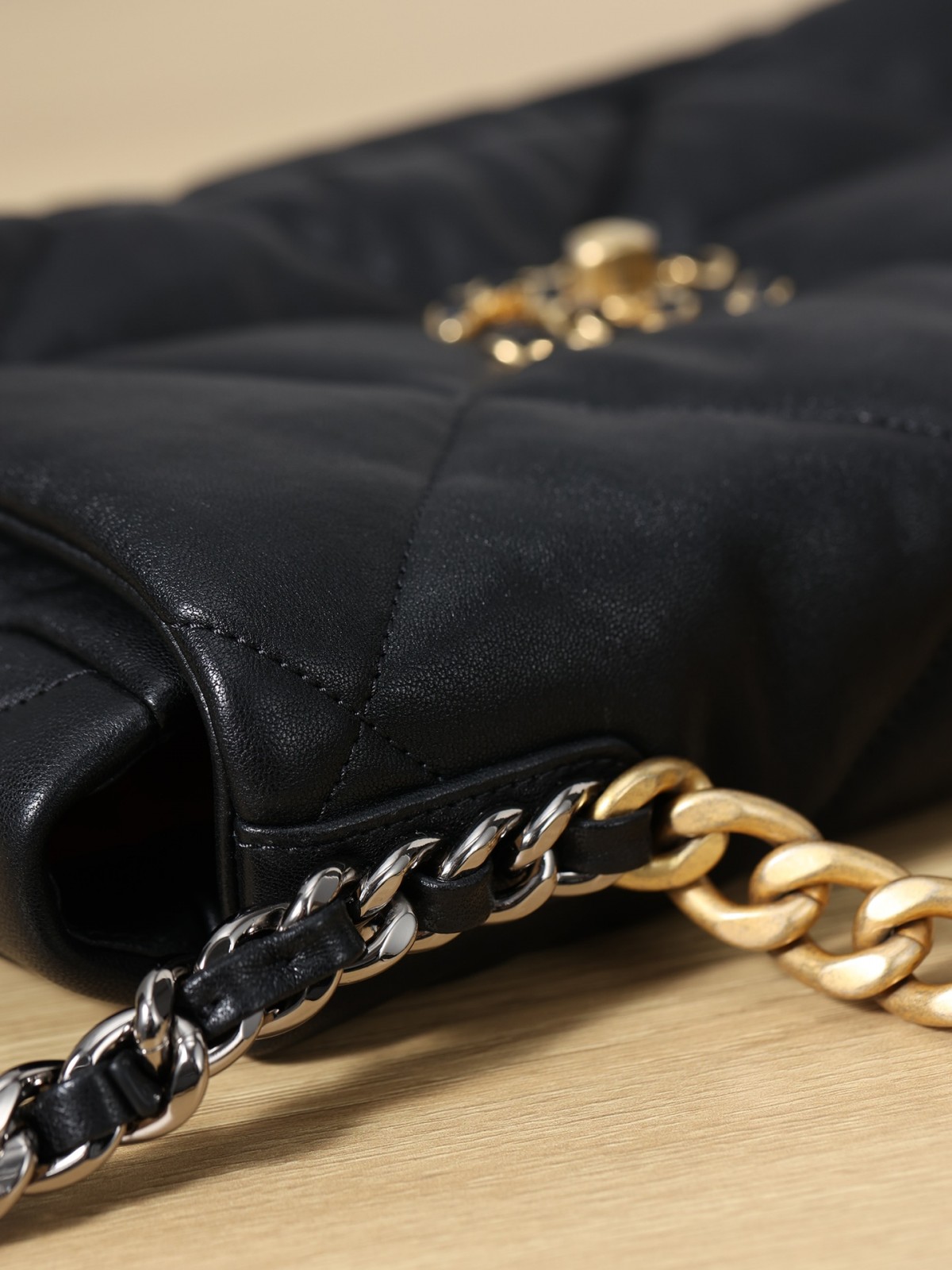 How good quality is a Shebag Chanel 19 bag? (2024 Week 3)-Best Quality Fake Louis Vuitton Bag Online Store ، حقيبة مصمم طبق الأصل ru