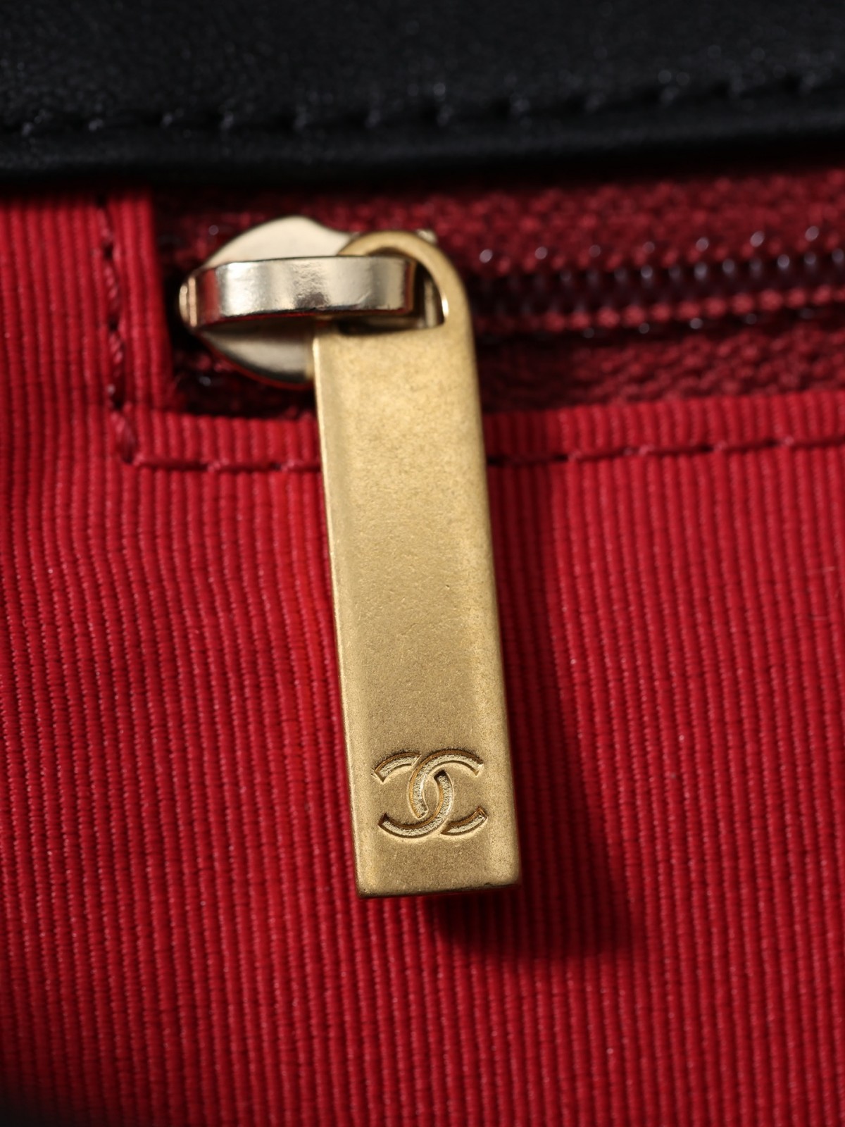 How good quality is a Shebag Chanel 19 bag? (2024 Week 3)-Best Quality Fake designer Bag Review, Replica designer bag ru