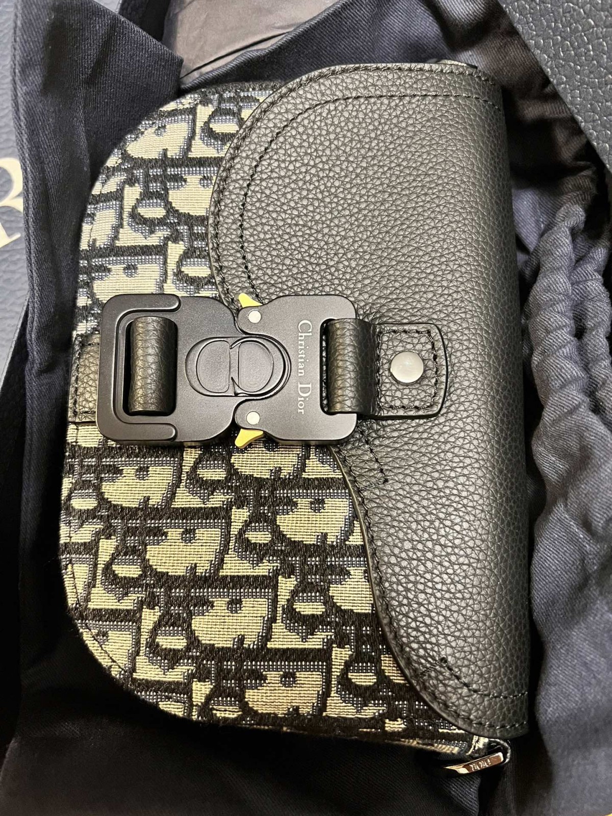 How good quality is Shebag New Dior Saddle bag?(2024 Week 5)-ʻOi aku ka maikaʻi o ka ʻeke Louis Vuitton ʻeke hoʻopunipuni ma ka hale kūʻai pūnaewele, ʻeke hoʻolālā kope ru