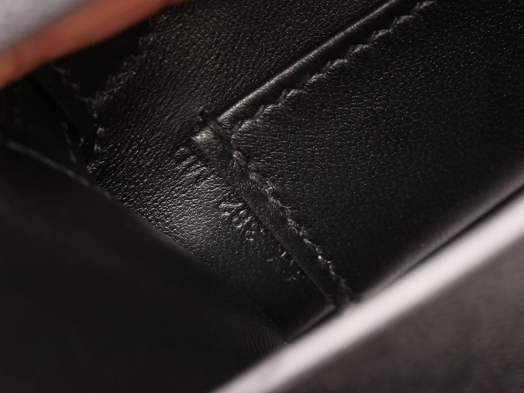 How great quality of Shebag Handmade Black Mini Kelly 2 in Epsom leather? (2024 Week 5 Black)-Интернет-магазин поддельной сумки Louis Vuitton лучшего качества, копия дизайнерской сумки ru