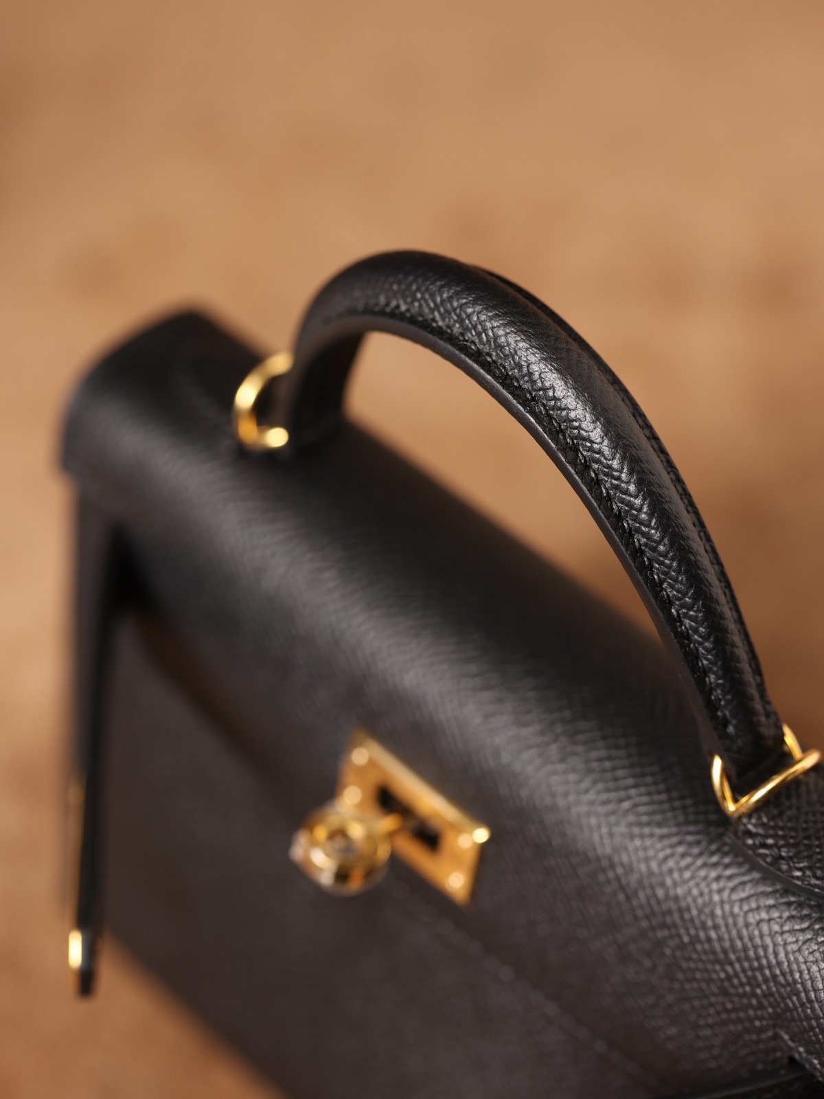 How great quality of Shebag Handmade Black Mini Kelly 2 in Epsom leather? (2024 Week 5 Black)-အရည်အသွေးအကောင်းဆုံးအတု Louis Vuitton Bag အွန်လိုင်းစတိုး၊ ပုံစံတူဒီဇိုင်နာအိတ် ru