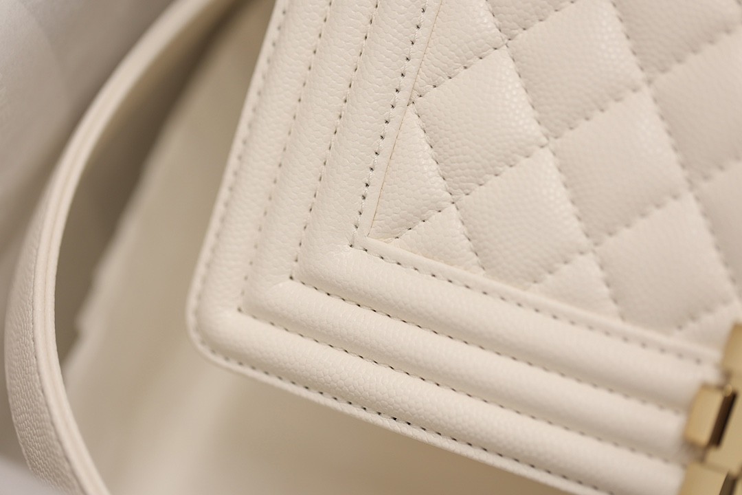 How great quality is a Shebag Chanel Le Boy bag of Caviar leather （2024 Week 6）-Bästa kvalitet Fake Louis Vuitton Bag Online Store, Replica designer bag ru