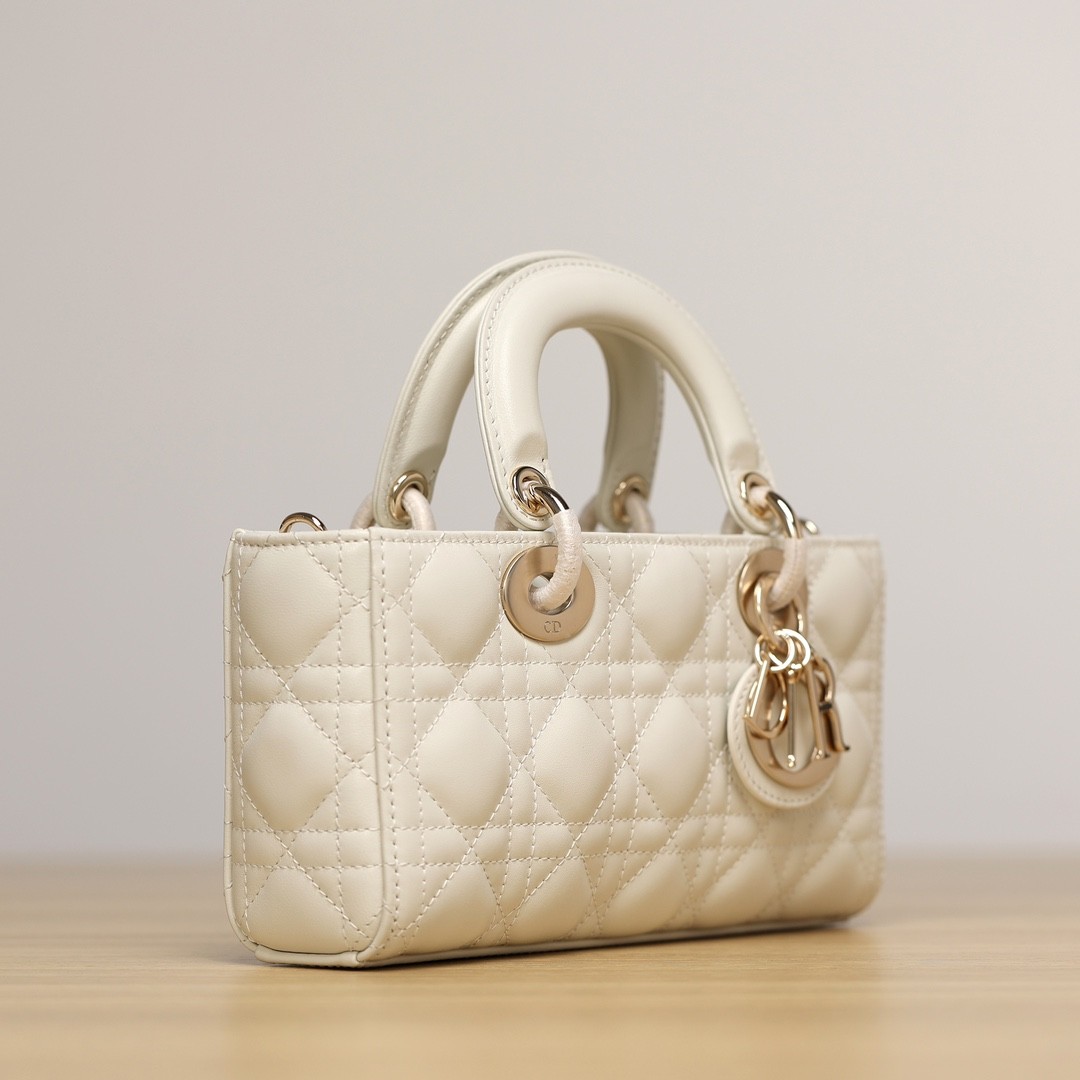 How good quality is Shebag Lady Dior D-Joy bag?（2024 Week 10）-Online obchod s falošnou taškou Louis Vuitton najvyššej kvality, replika značkovej tašky ru