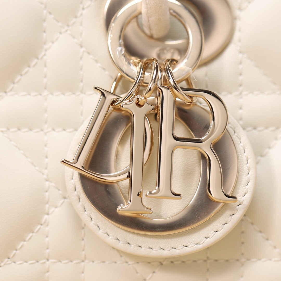 How good quality is Shebag Lady Dior D-Joy bag?（2024 Week 10）-Best Quality adịgboroja Louis vuitton akpa Online Store, oyiri mmebe akpa ru