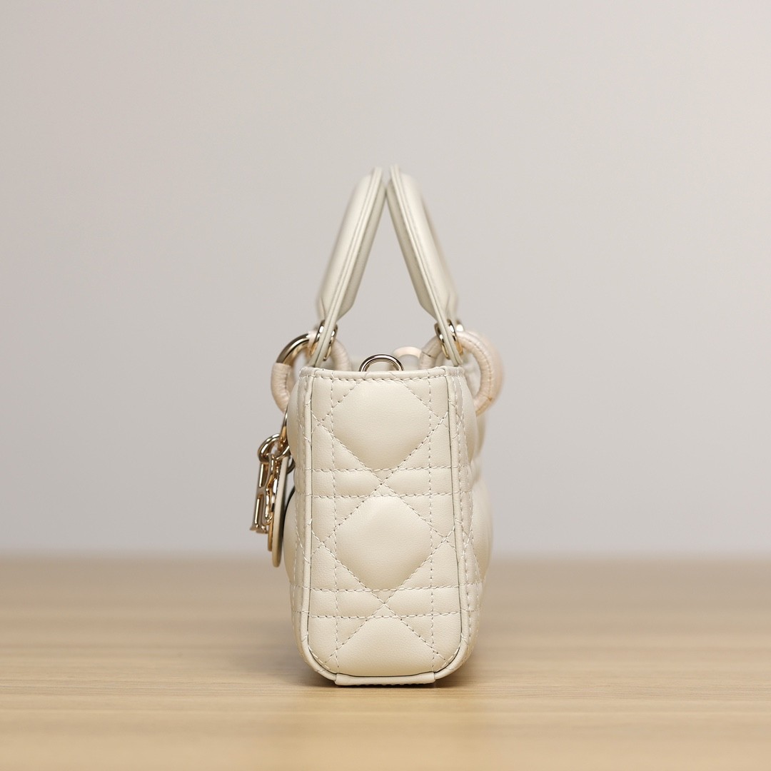 How good quality is Shebag Lady Dior D-Joy bag?（2024 Week 10）-ហាងអនឡាញកាបូប Louis Vuitton ក្លែងក្លាយដែលមានគុណភាពល្អបំផុត កាបូបអ្នករចនាម៉ូដចម្លង ru