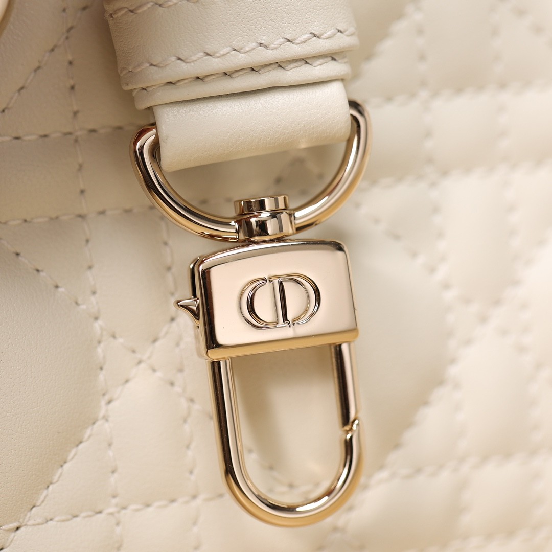 How good quality is Shebag Lady Dior D-Joy bag?（2024 Week 10）-Najlepsza jakość fałszywych torebek Louis Vuitton Sklep internetowy, projektant repliki torebki ru