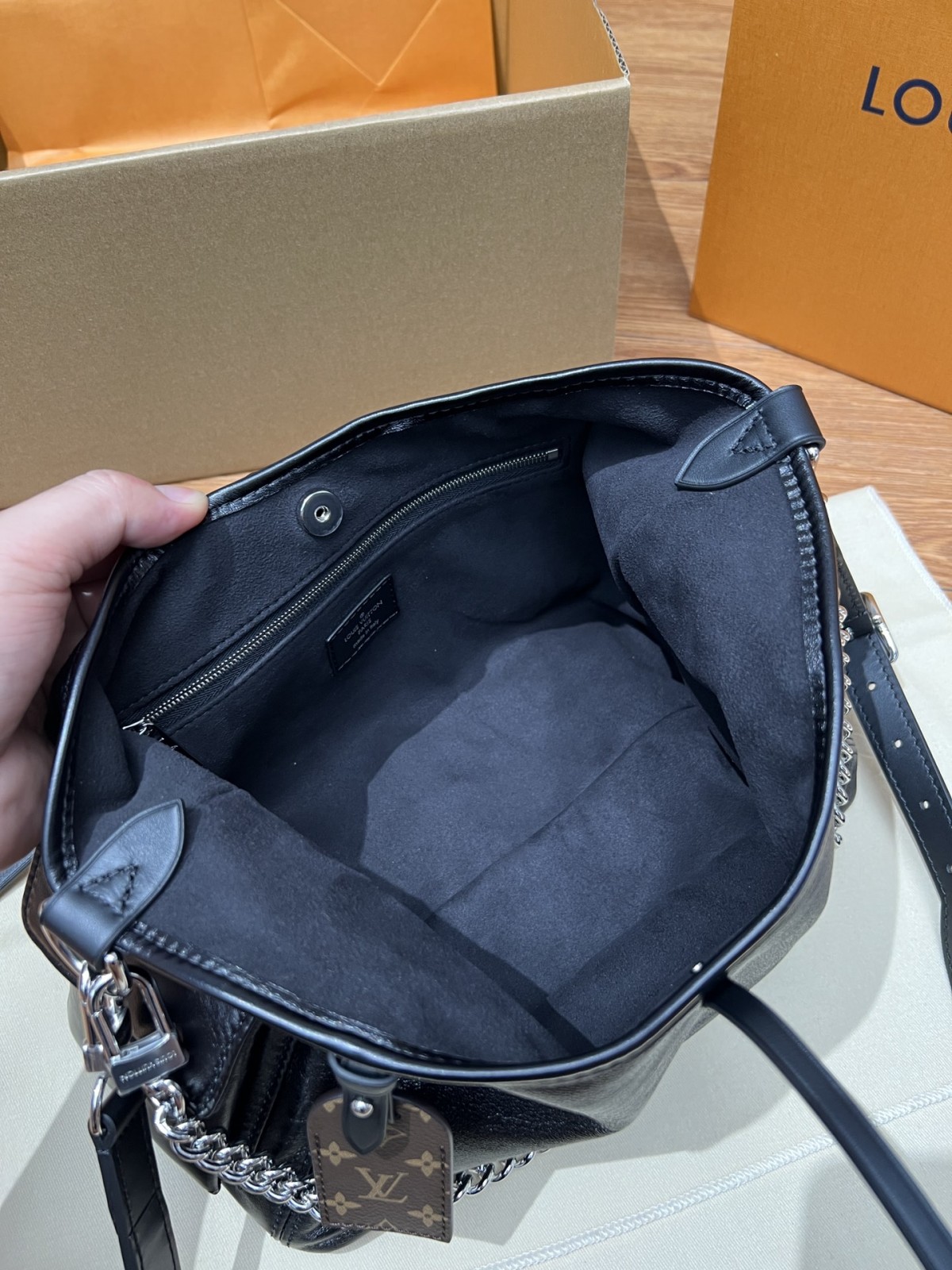 How good quality is a Shebag LV Carryall Cargo Dark with Lambskin？（2024 May Updated）-Bästa kvalitet Fake Louis Vuitton Bag Online Store, Replica designer bag ru