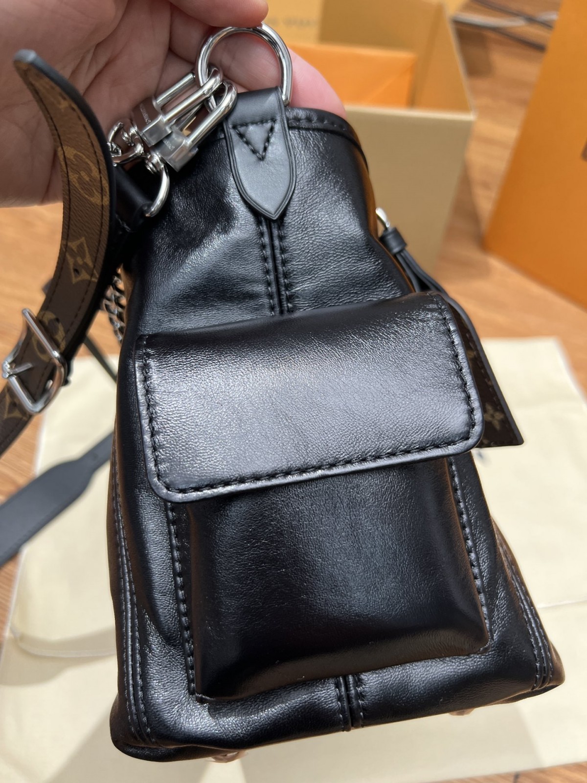 How good quality is a Shebag LV Carryall Cargo Dark with Lambskin？（2024 May Updated）-Best Quality Fake Louis Vuitton Bag Nettbutikk, Replica designer bag ru